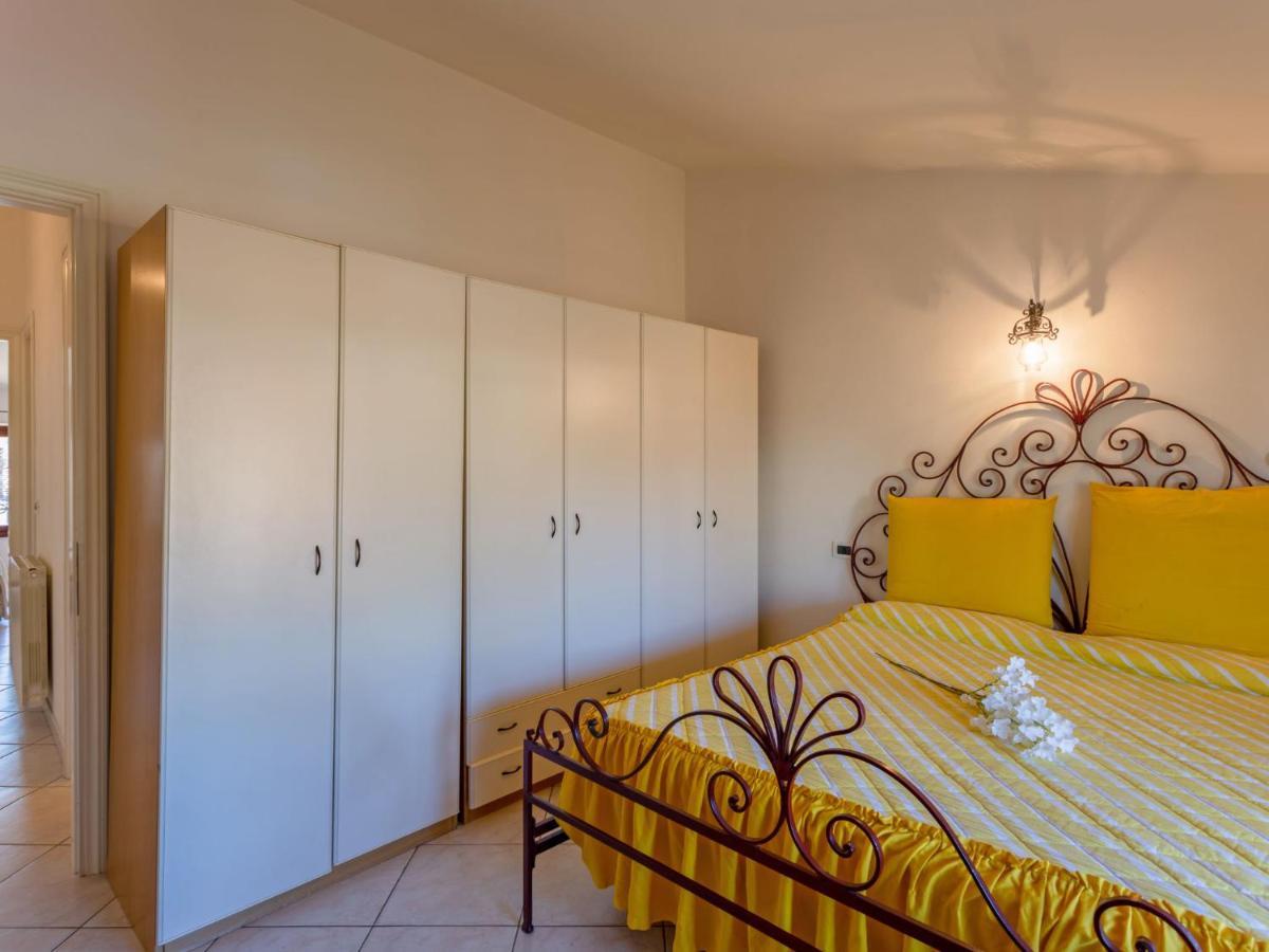 Apartment Maddalena By Interhome Марина-ді-П'єтразанта Екстер'єр фото